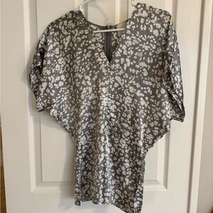 Calvin Klein Gray and White Patterned Blouse
